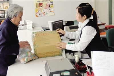 實名寄遞新規落地呼和浩特 市民寄件須攜帶身份證提升安全保障